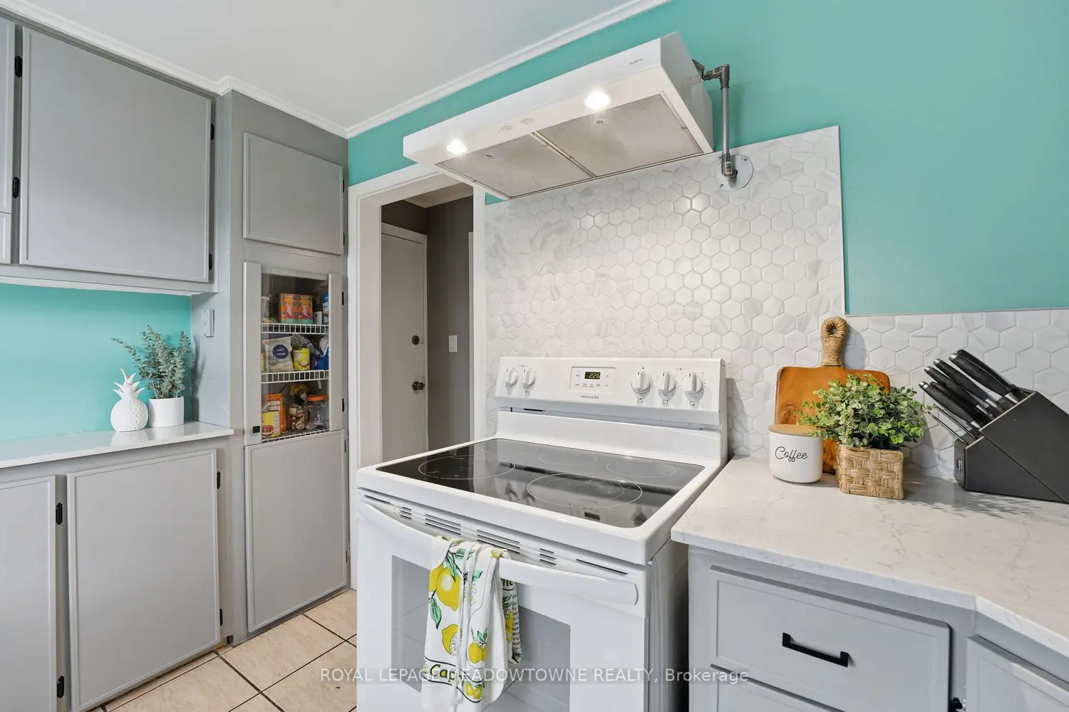 Additional image 13 of 1351 Lakeshore Road 15