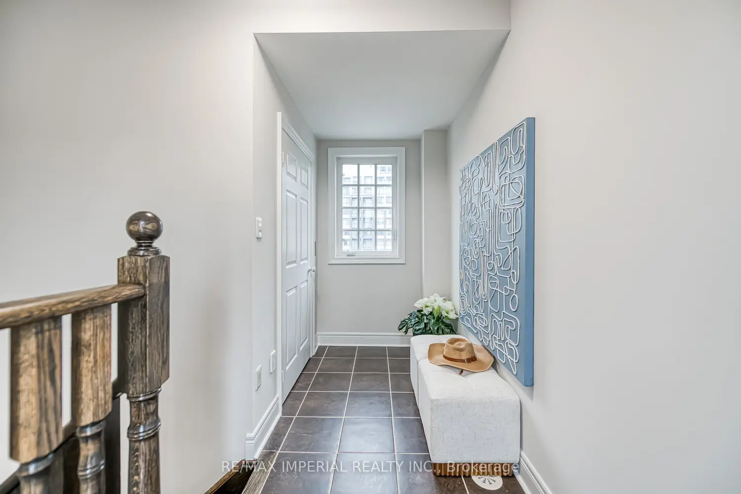 Additional image 10 of 21 Mackenzie's Stand Avenue