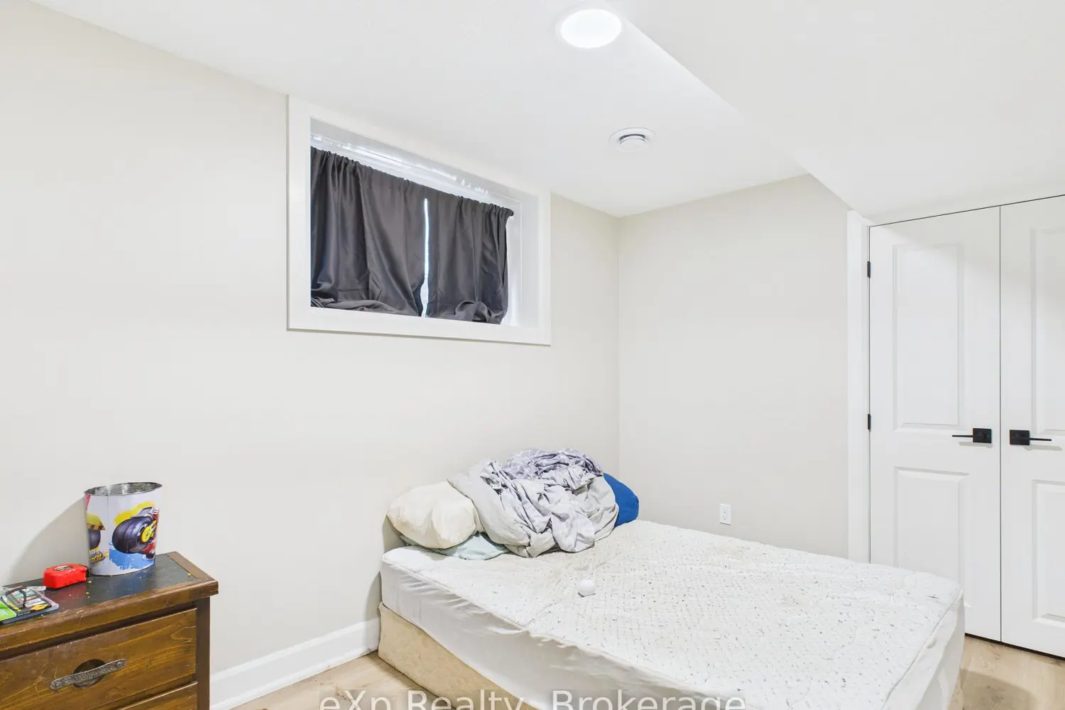 Additional image 15 of 221130 Grey Road 9