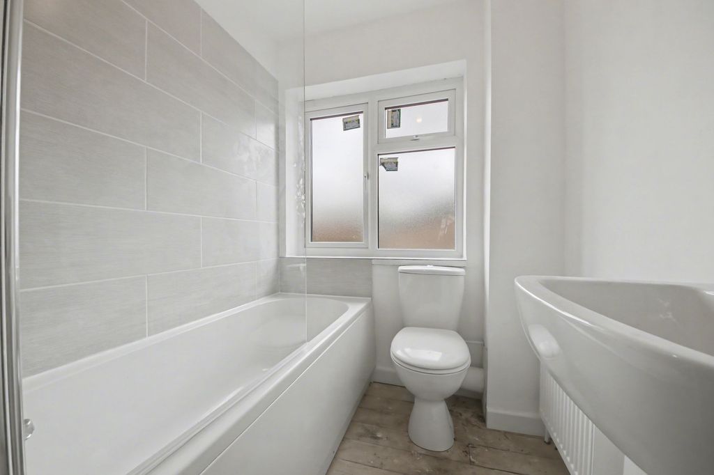 Additional image 4 of 3 bed terraced house for saleManor Farm Road, Bitterne Park SO18