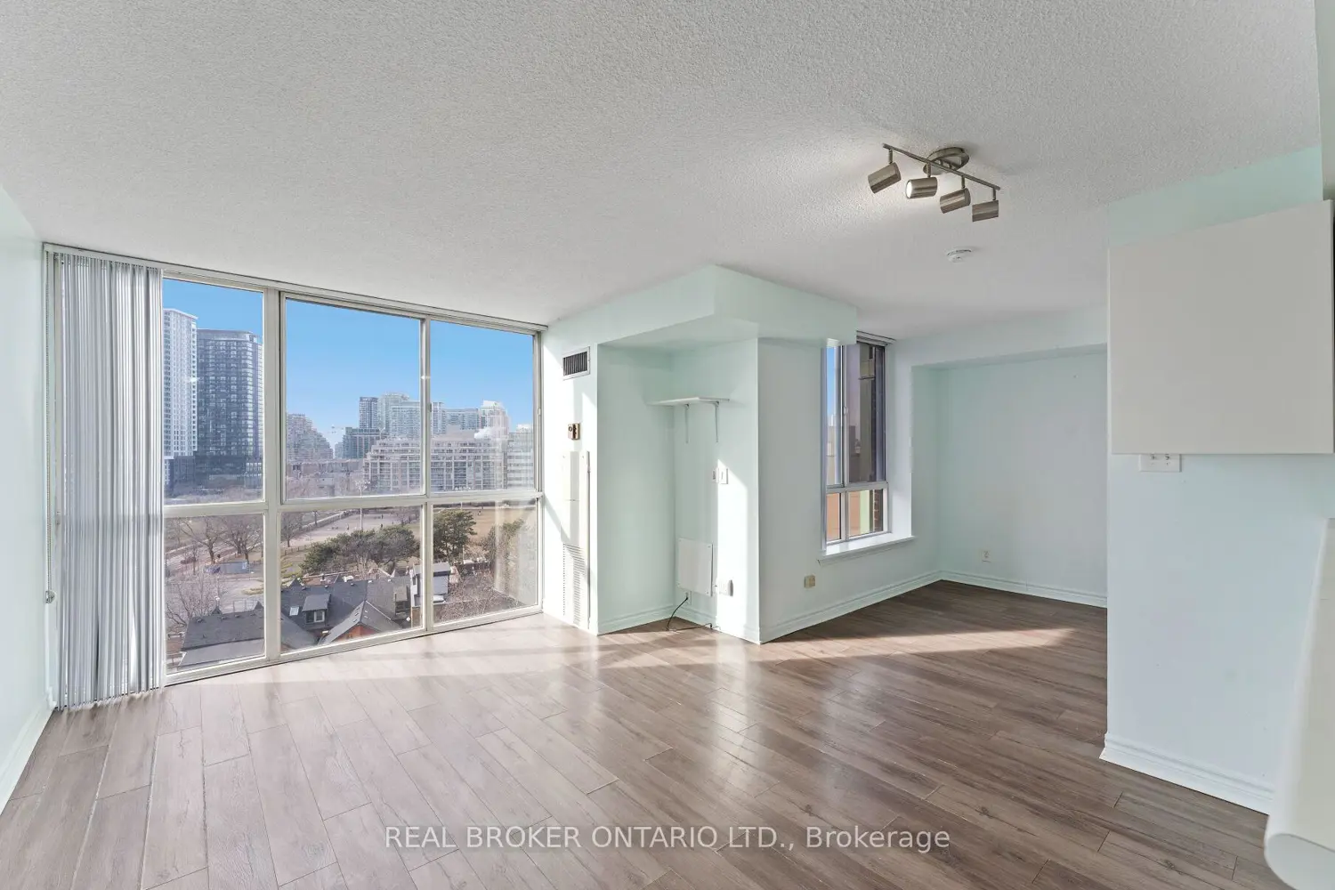 Additional image 4 of 801 King Street 907