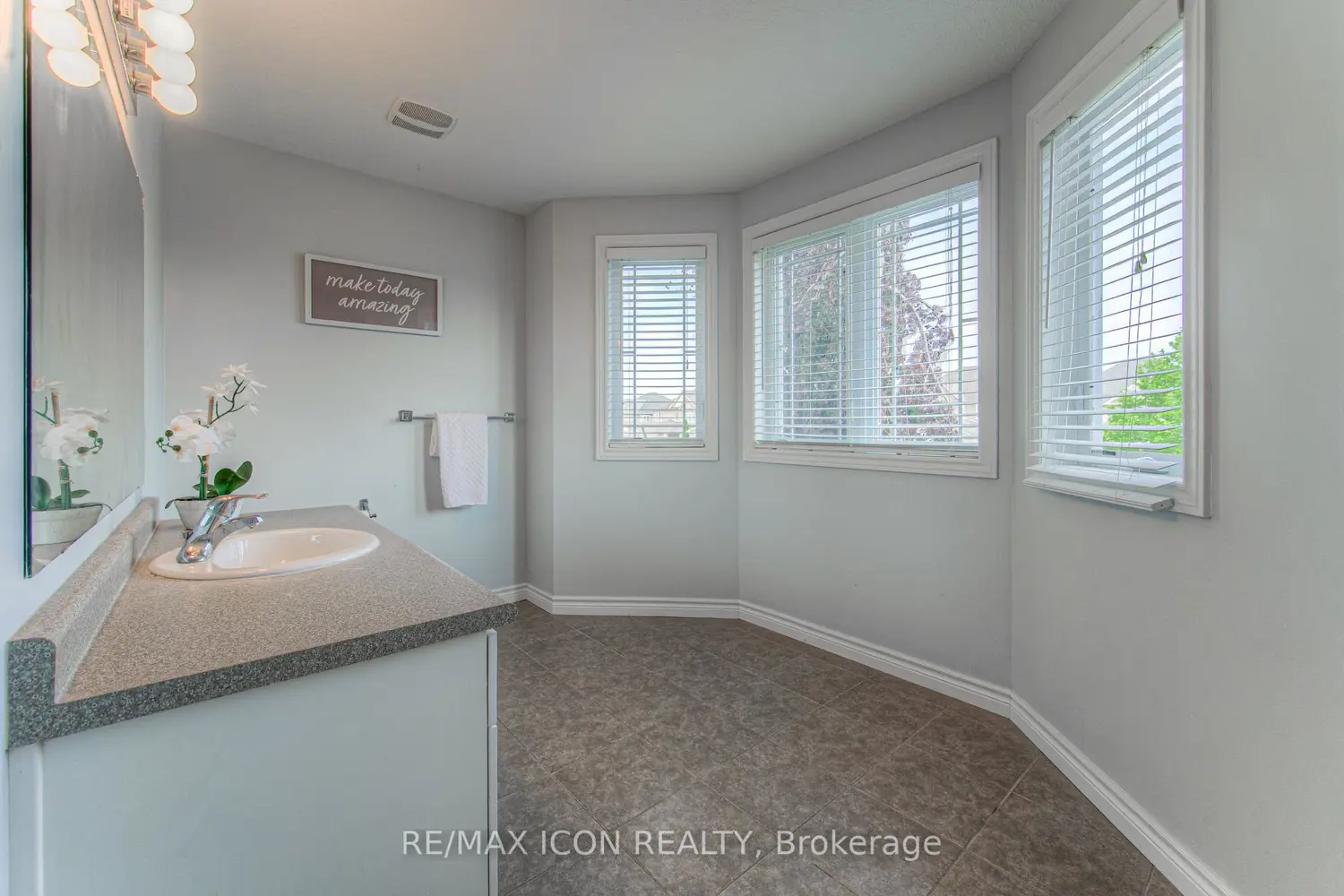 Additional image 9 of 139 Pebblecreek Drive