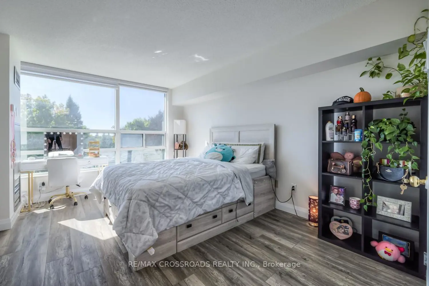 Additional image 10 of 7825 Bayview Avenue 304