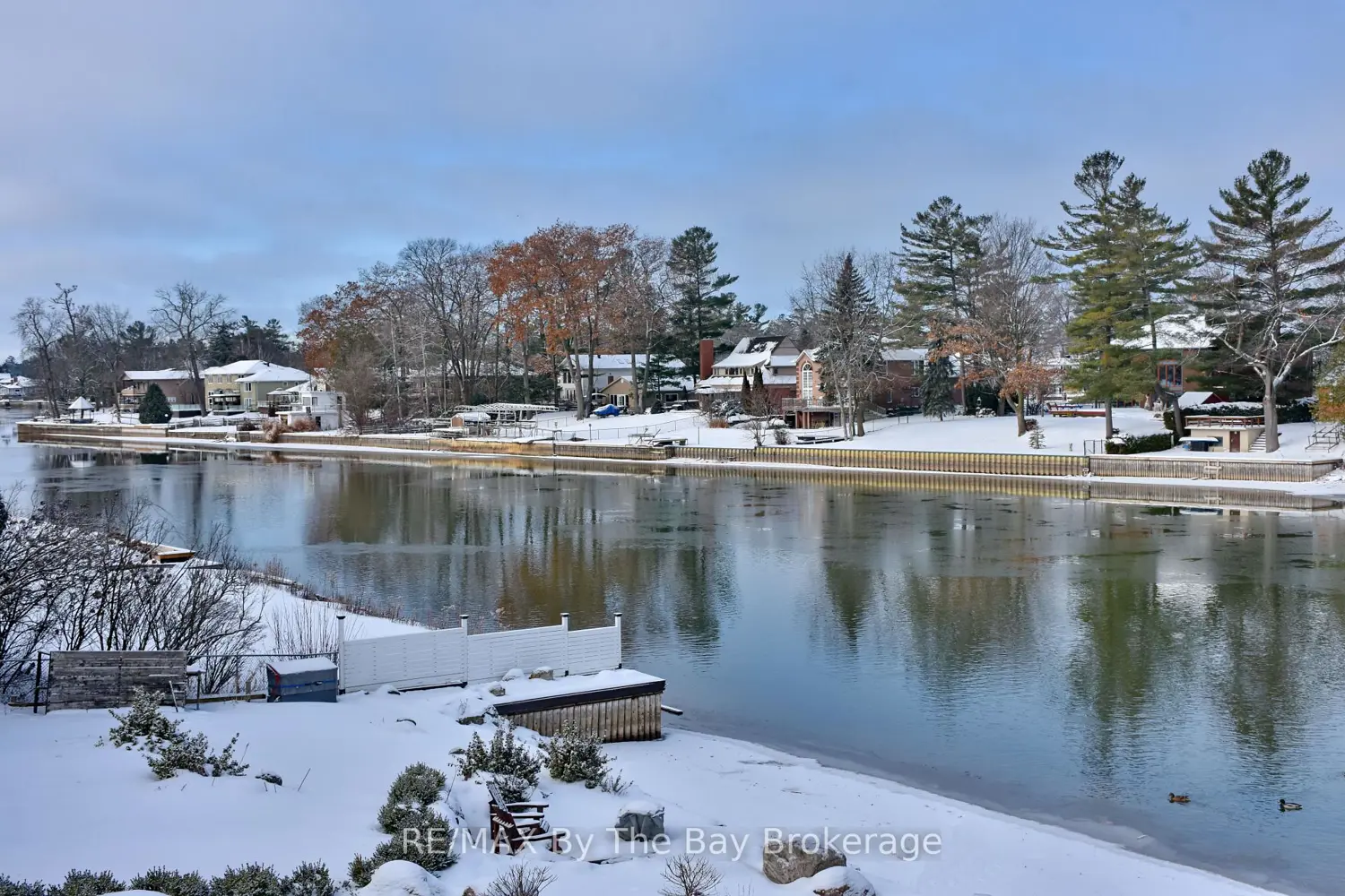18 Edgewater Road photo 3