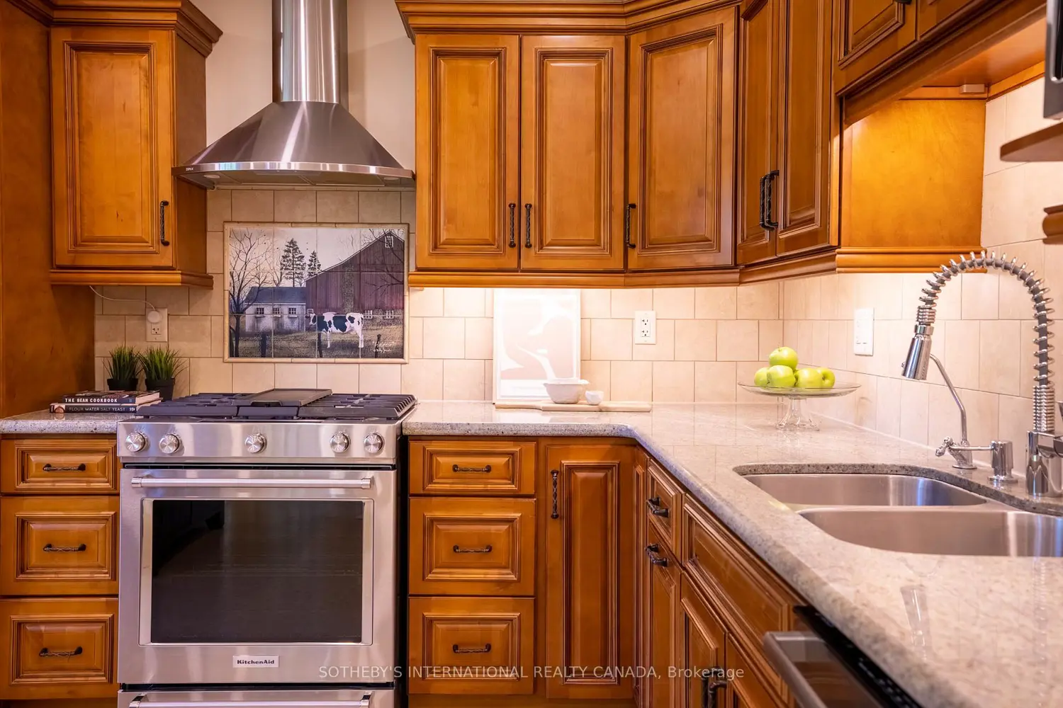 Additional image 4 of 220 Old Yonge Street