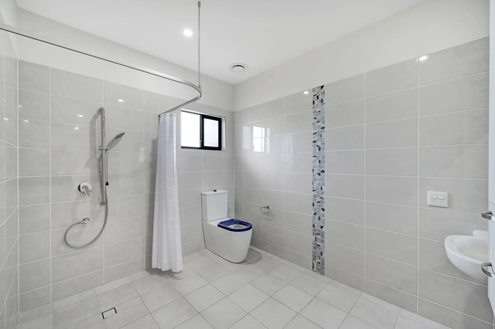 Additional image 8 of 301 Pinnacle Drive, Rasmussen QLD 4815