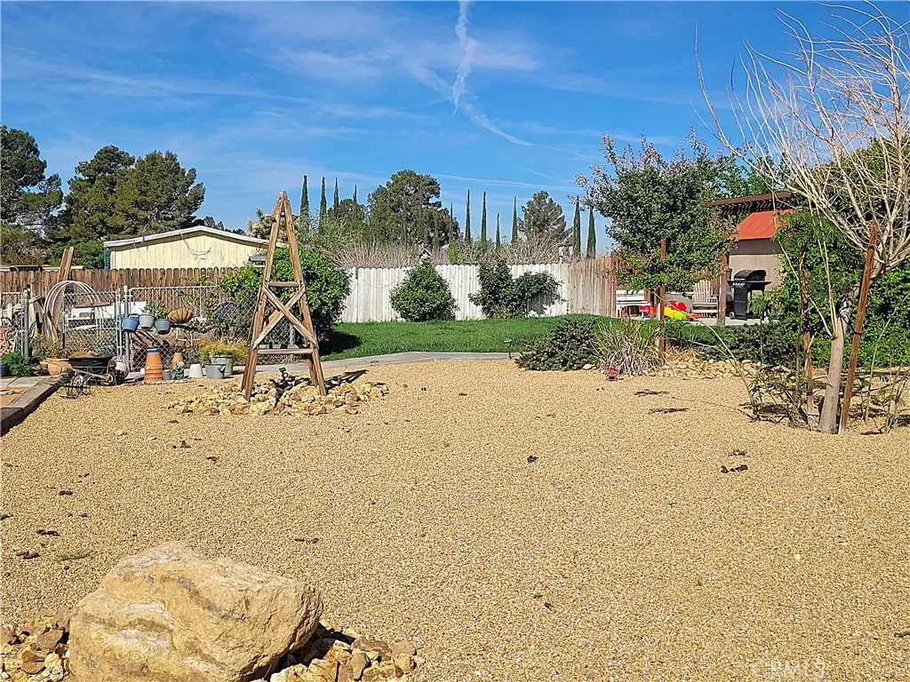 Additional image 55 of 23677 Cahuilla Rd, Apple Valley, CA 92307