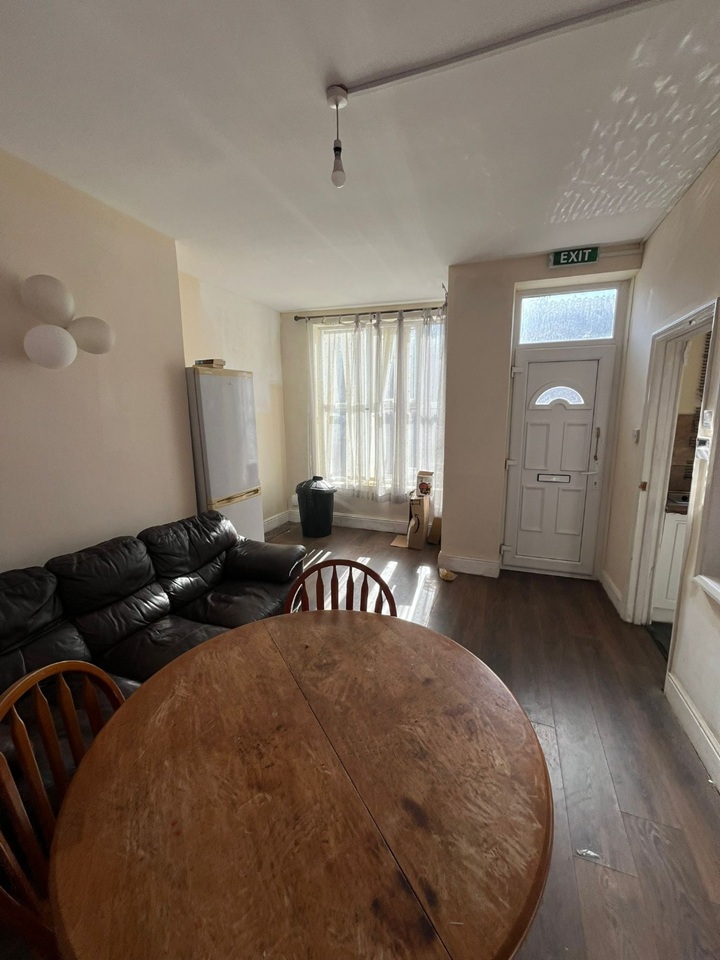 Additional image 2 of Room in a Shared House, St Hildas Mount, LS9, N1 7GU