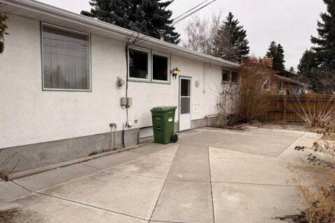 Additional image 6 of 6124 Lloyd Crescent SW, Calgary, AB, T3E 5V7