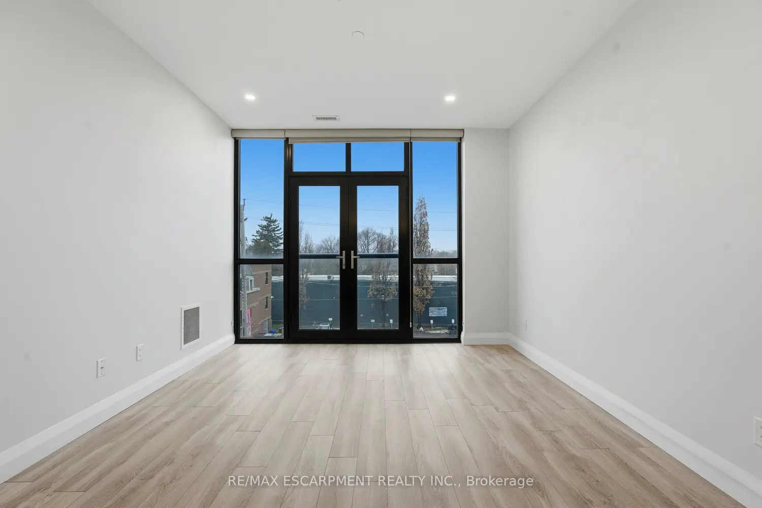 Additional image 11 of 101 Locke Street 309