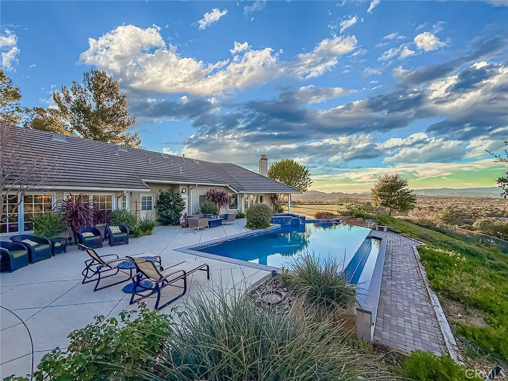 Additional image 4 of 24525 Desert, Newhall, CA 91321