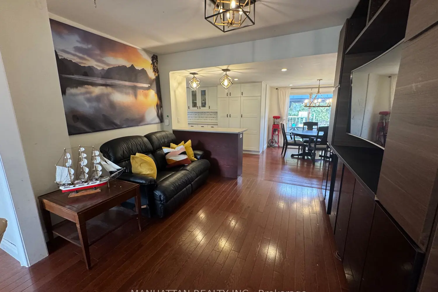 10 Victor Drive photo 4