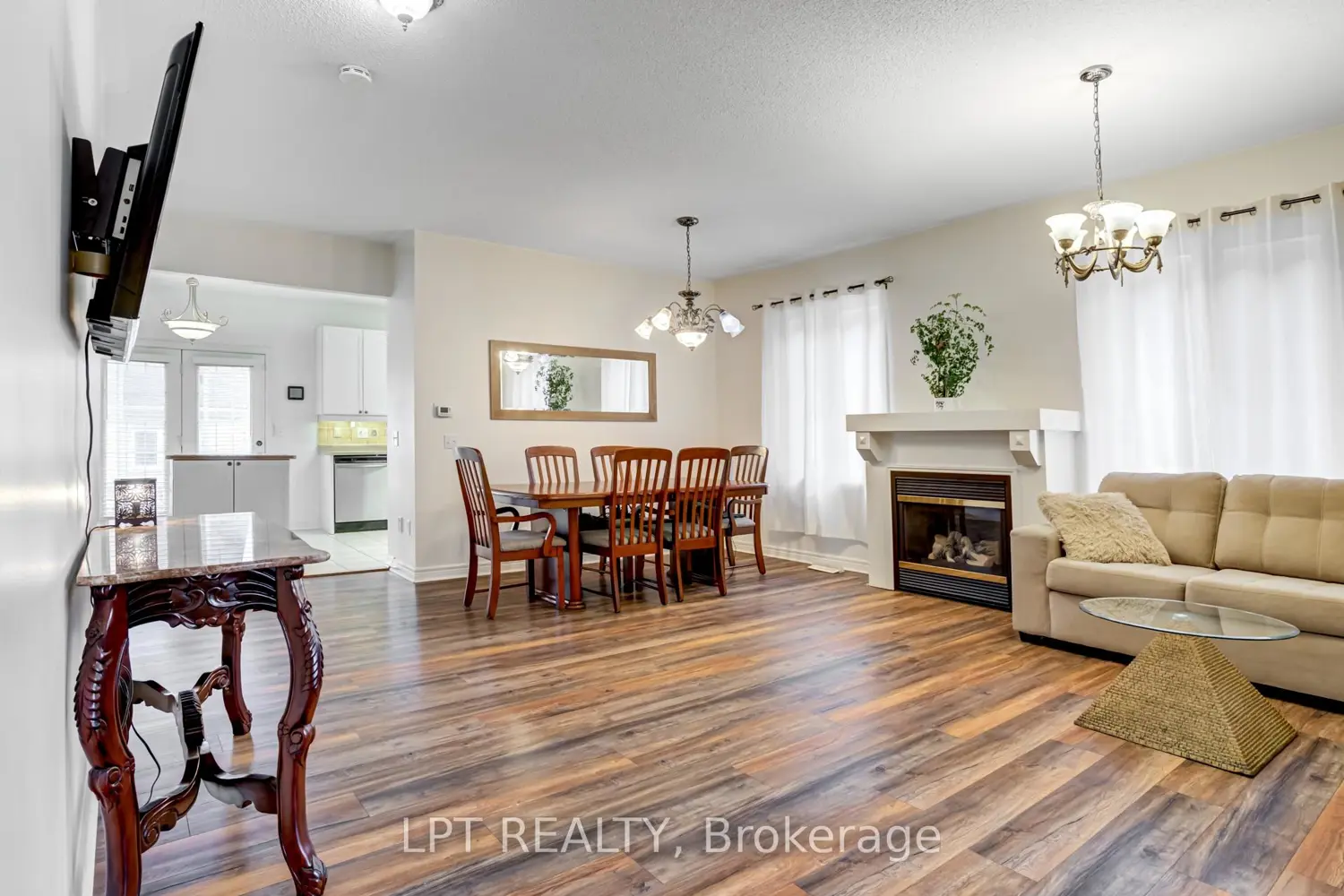 Additional image 4 of 19 Treeline Boulevard