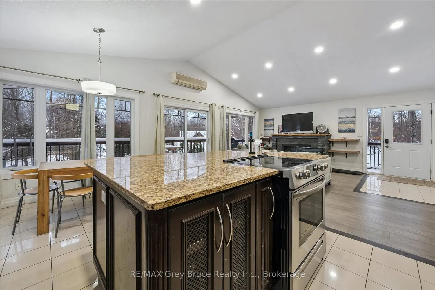 Additional image 8 of 3 Sugarbush Road