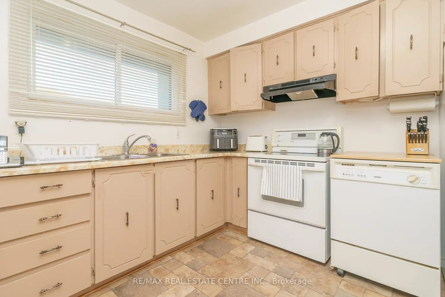 Additional image 4 of 143 Ashton Crescent 143