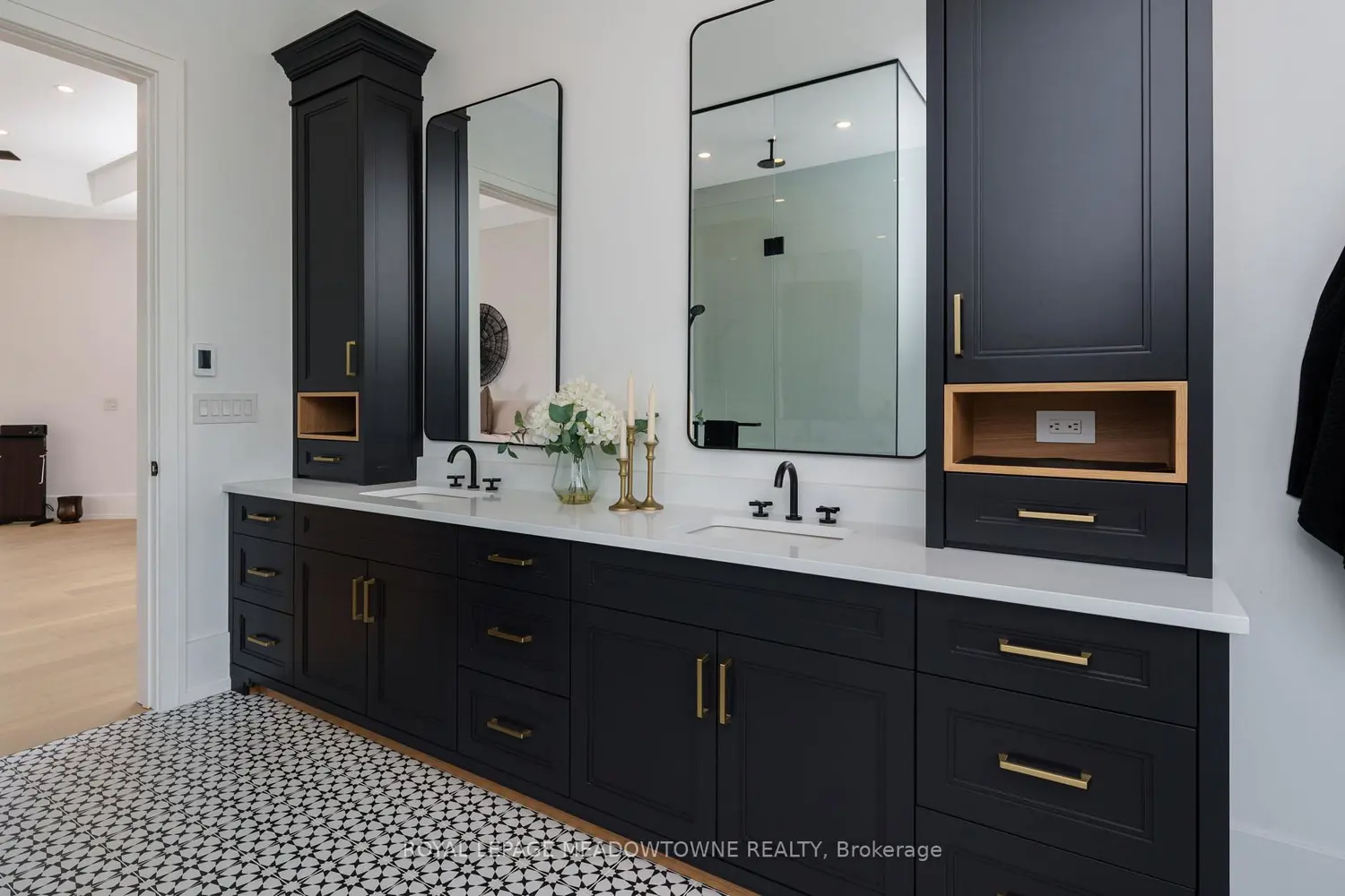 Additional image 9 of 6089 First Line