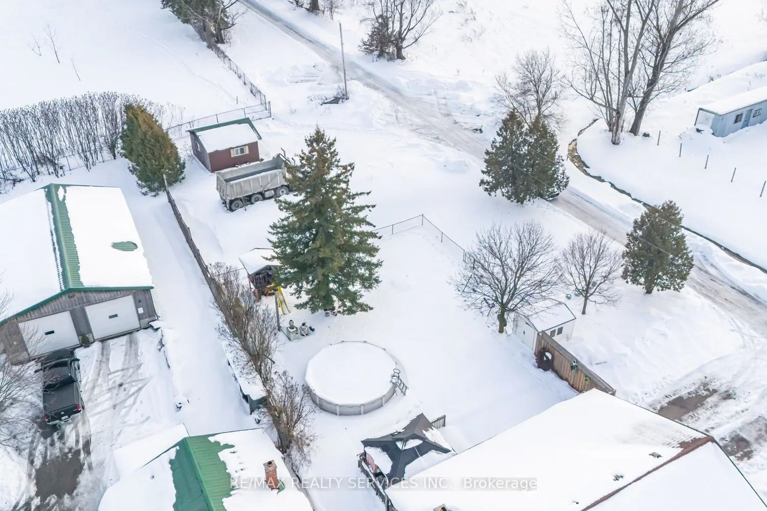 Additional image 17 of 1569 Killarney Beach Road