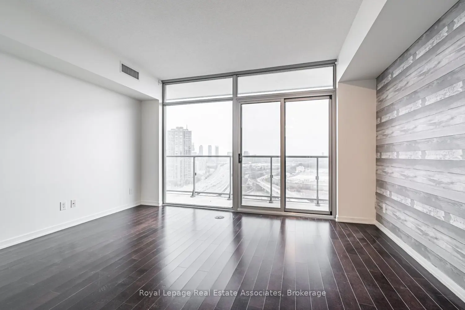 Additional image 13 of 105 The Queensway 2206