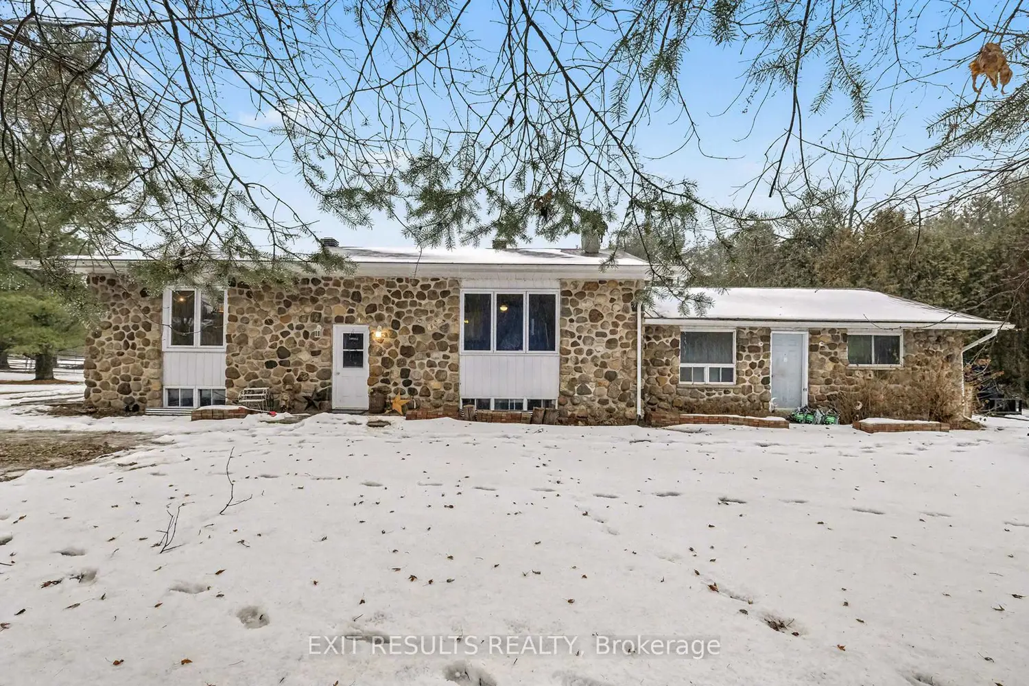 21111 Concession 8 Road