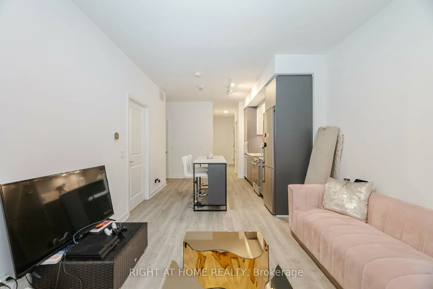 Additional image 13 of 50 Upper Mall Way B-226