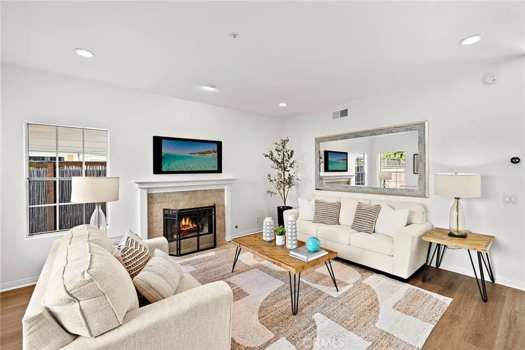Additional image 3 of 2563 Orange Avenue Unit C, Costa Mesa, CA 92627