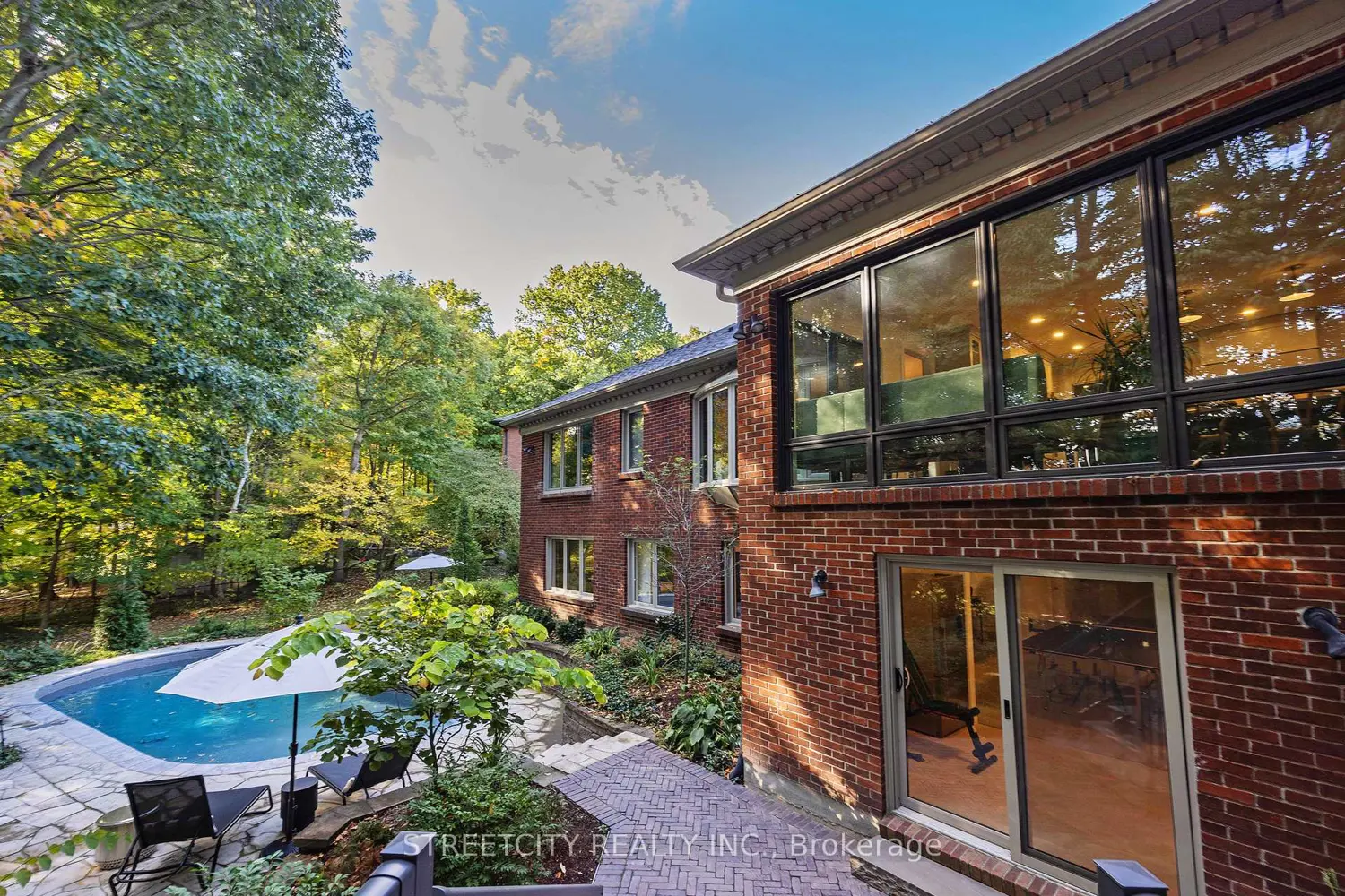 Additional image 16 of 46 Foxborough Grove