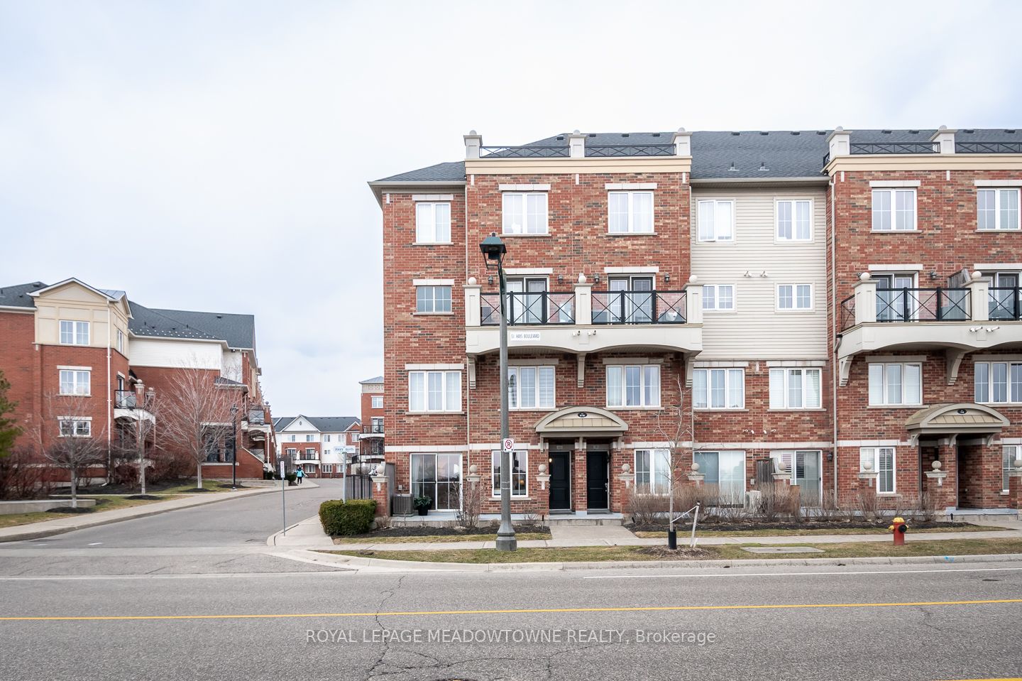 10-51 Hays Boulevard, Oakville, ON, L6H 0J1