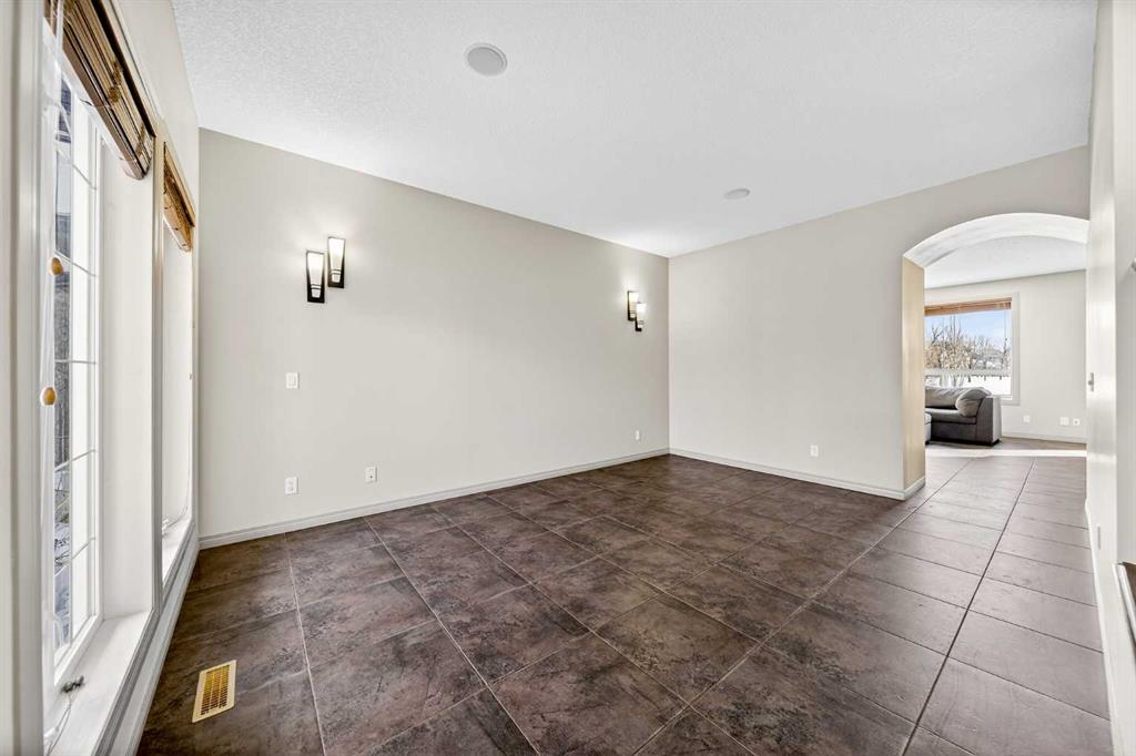 Additional image 6 of 14 Springborough Crescent SW, Calgary, AB, T3H 5M5
