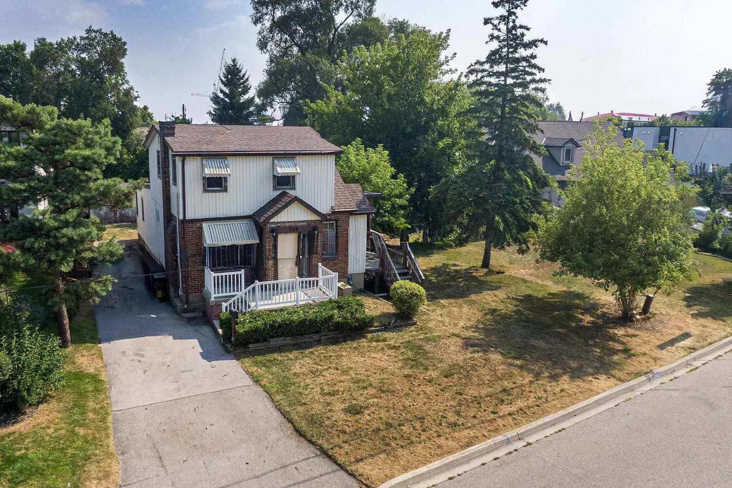 Additional image 12 of 724-728 Montbeck Crescent