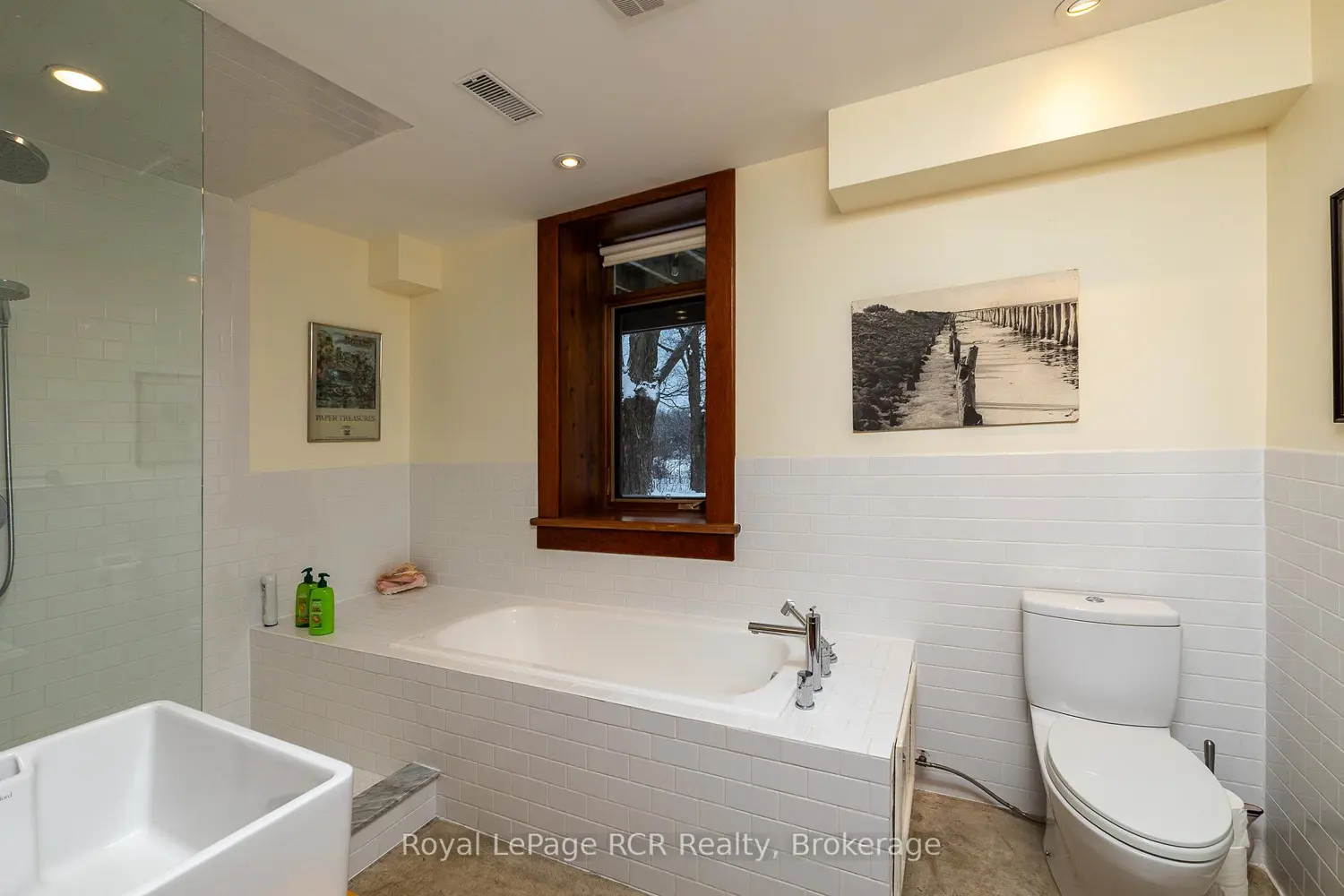 Additional image 15 of 136630 Grey Road 12