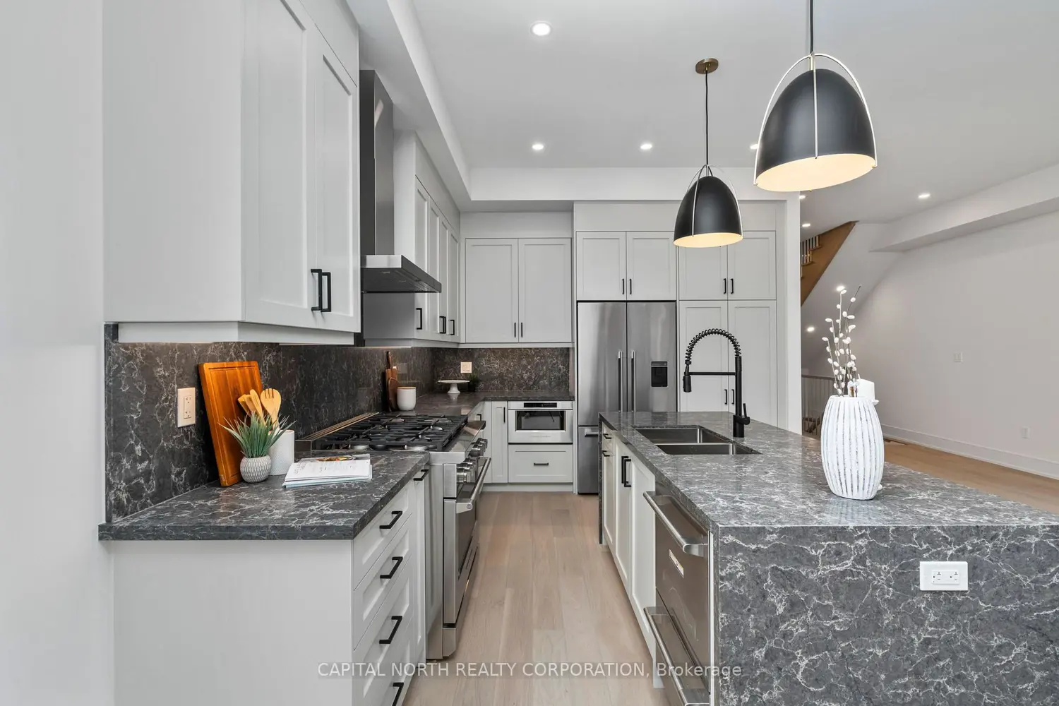 Additional image 4 of 1076 Roosevelt Road