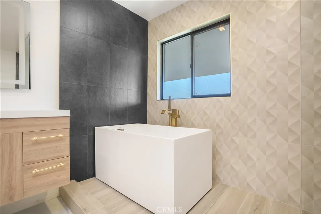 Additional image 141 of 18827 Edleen Drive, Tarzana, CA 91356