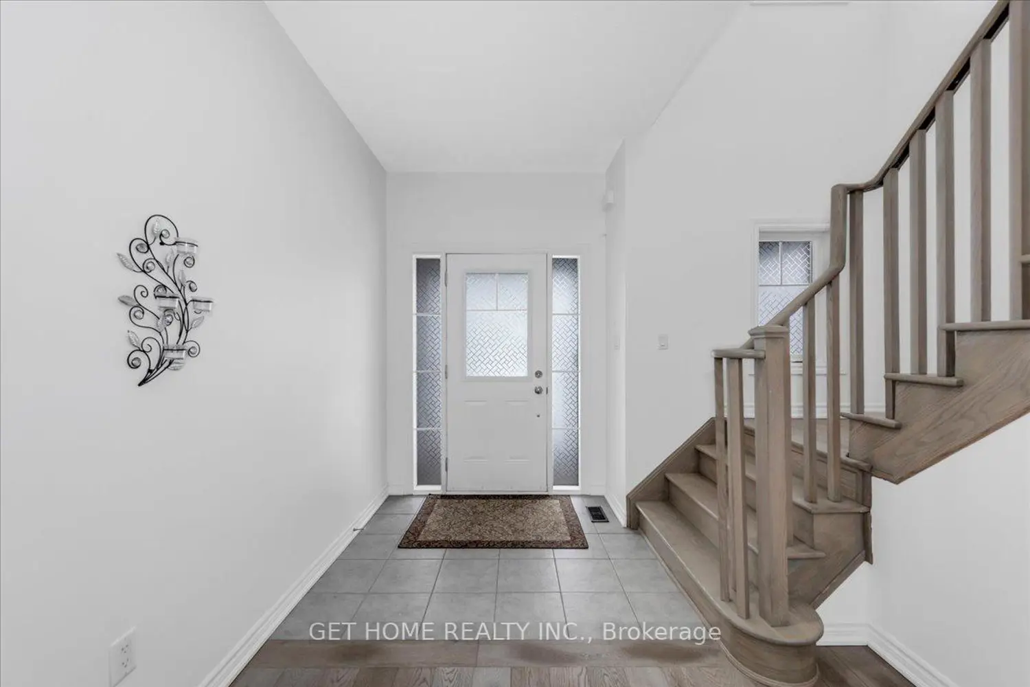 1252 Peelar Crescent