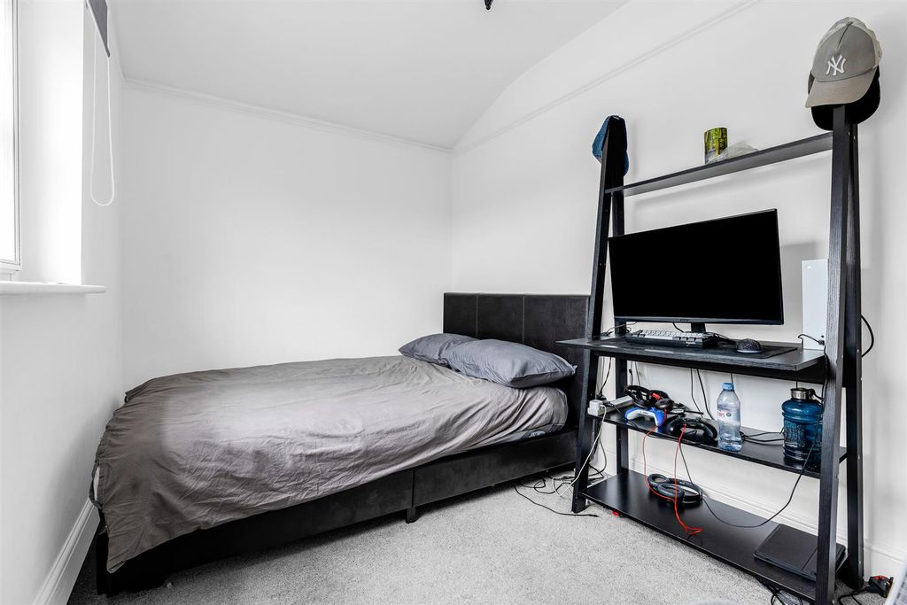 Additional image 11 of 3 bed semi-detached house for saleNorth Road, Hertford SG14