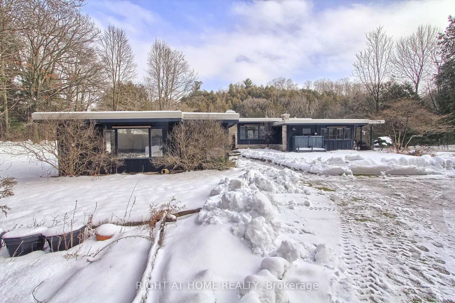 115 Valley Road photo 2