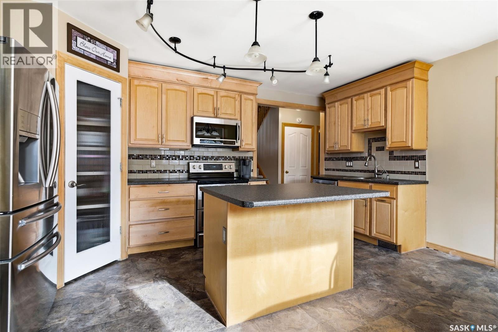 Additional image 2 of 2613 Elliott Drive, Regina, SK, S4N3H8