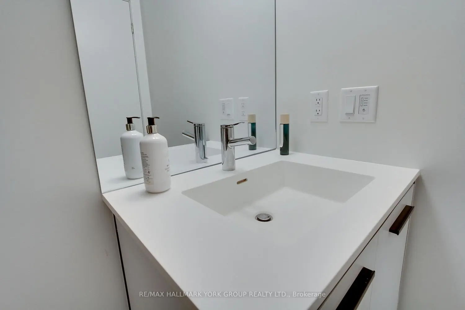 Additional image 15 of 185 Deerfield Road 419