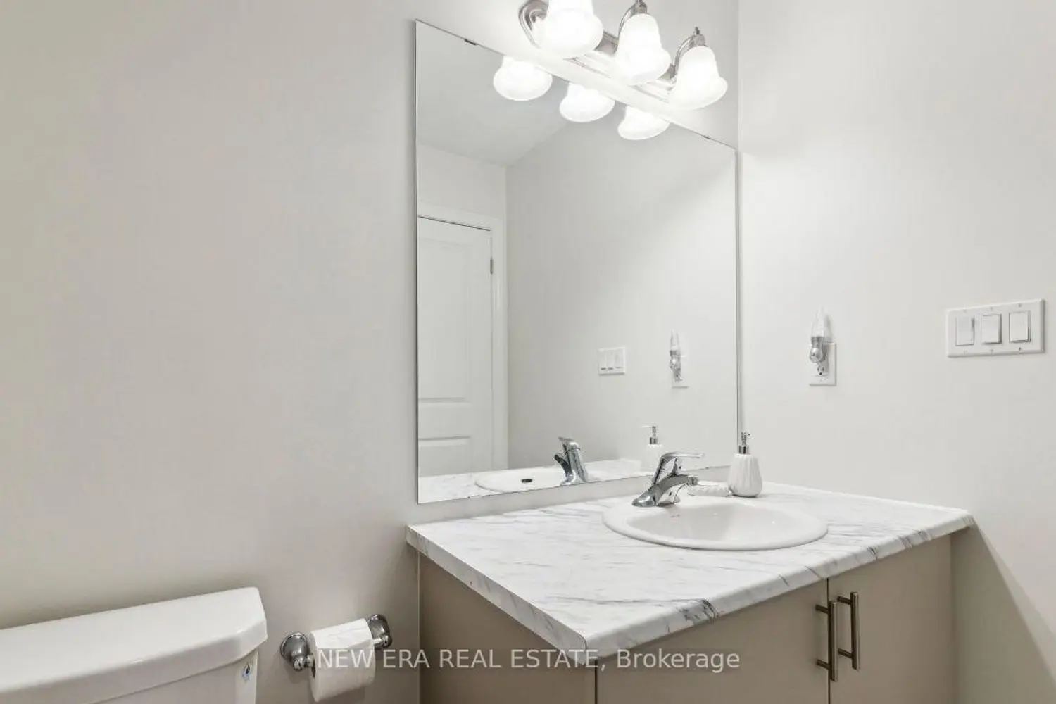 Additional image 17 of 778 Kootenay Path