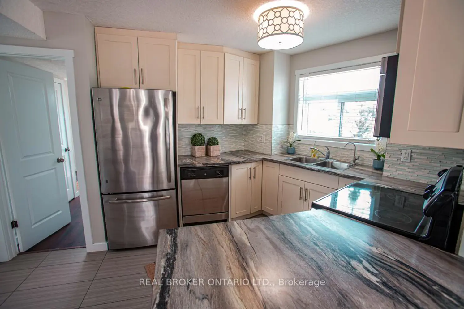 Additional image 6 of 489 East Avenue B