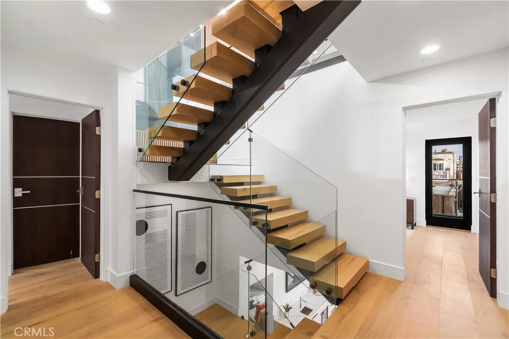 Additional image 100 of 214 El Porto Street, Manhattan Beach, CA 90266