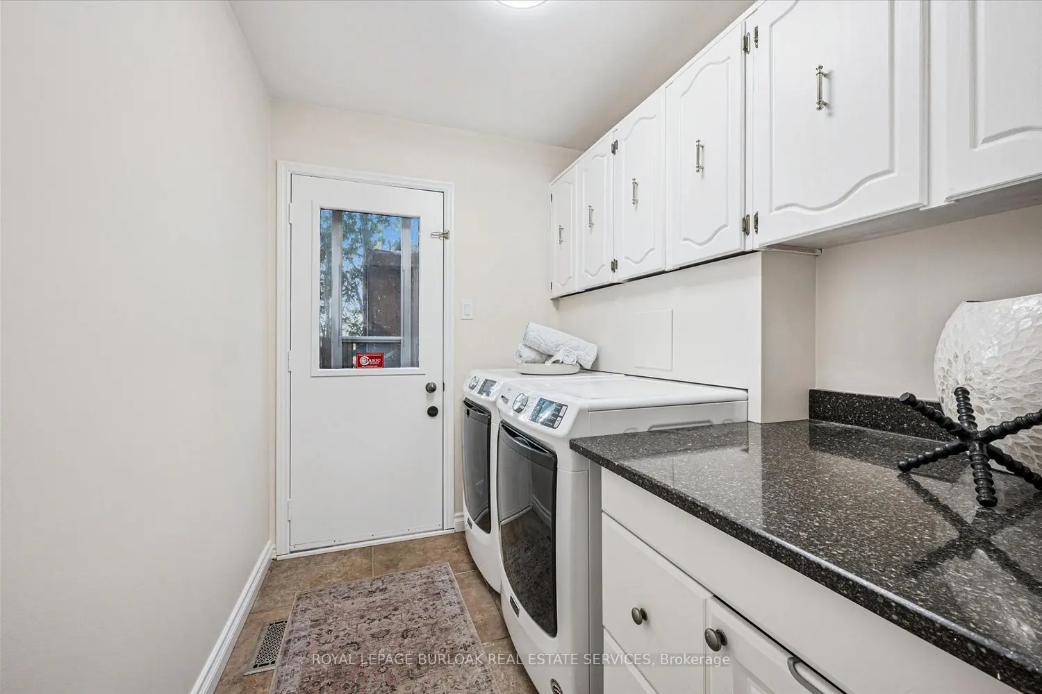 Additional image 8 of 4069 Lakeshore Road