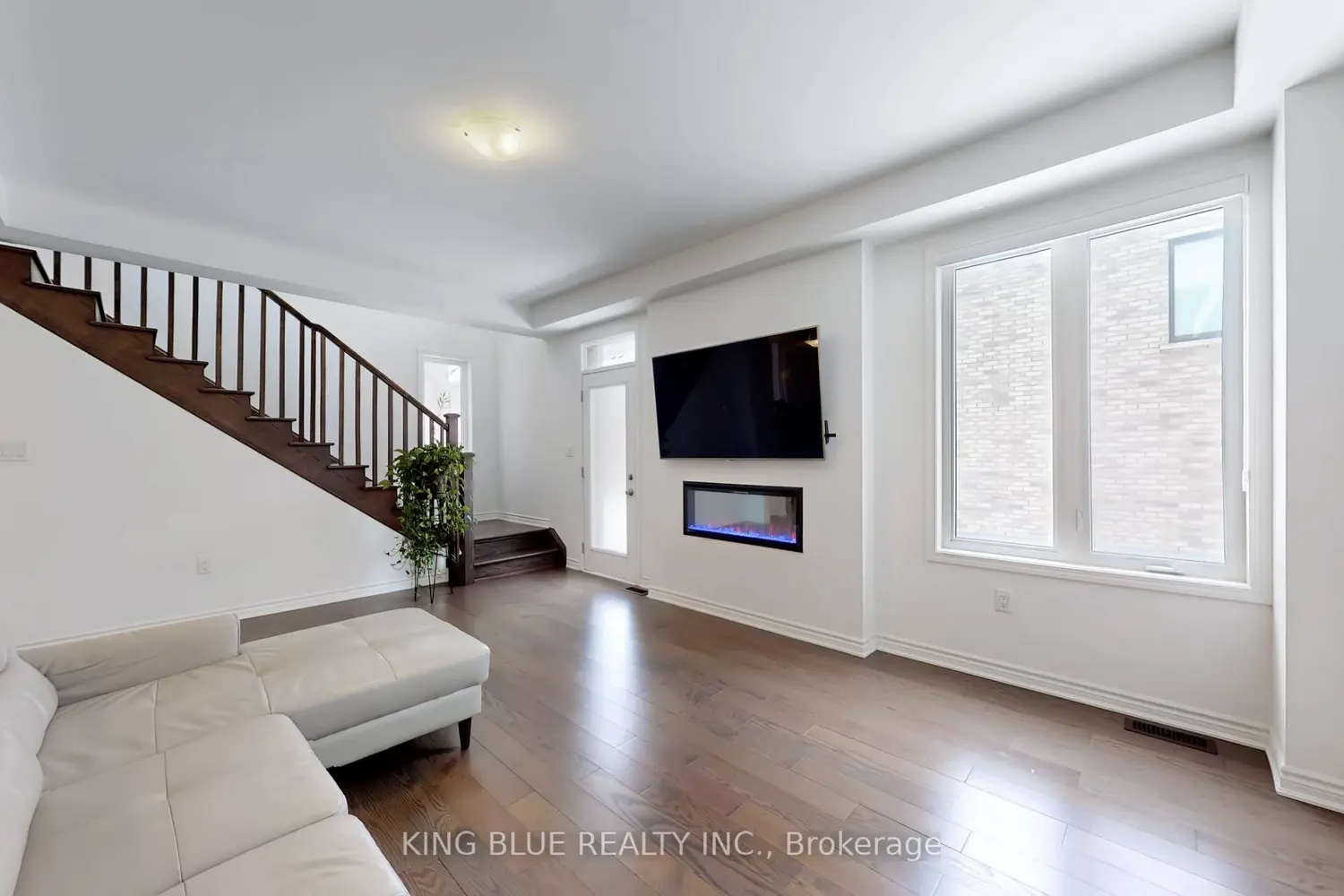 1570 Scarlett Trail photo 4