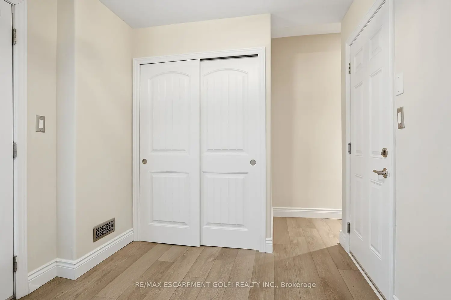 Additional image 15 of 201 Westbank Trail 13