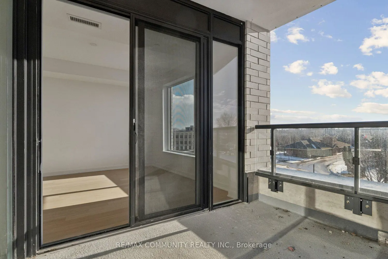 Additional image 16 of 31 Huron Street 415