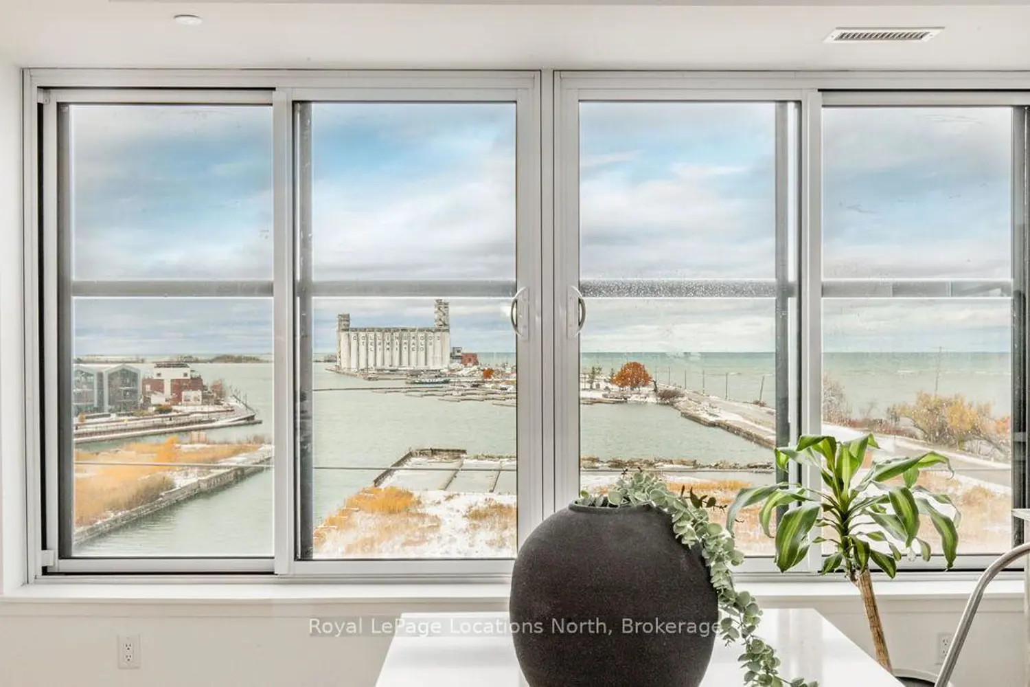 Additional image 14 of 31 Huron Street 523