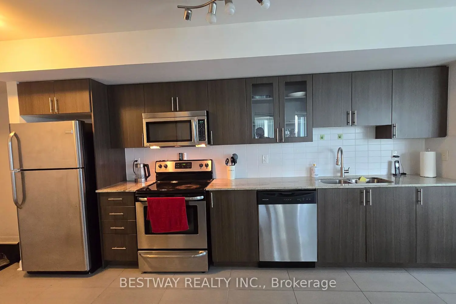 75 Norman Bethune Avenue 208 photo 2