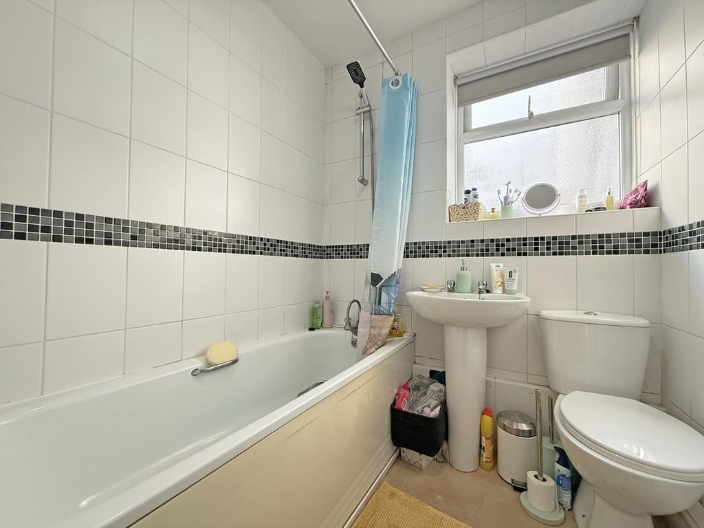 Additional image 8 of 2 bed flat for saleCromwell Road, St Judes PL4