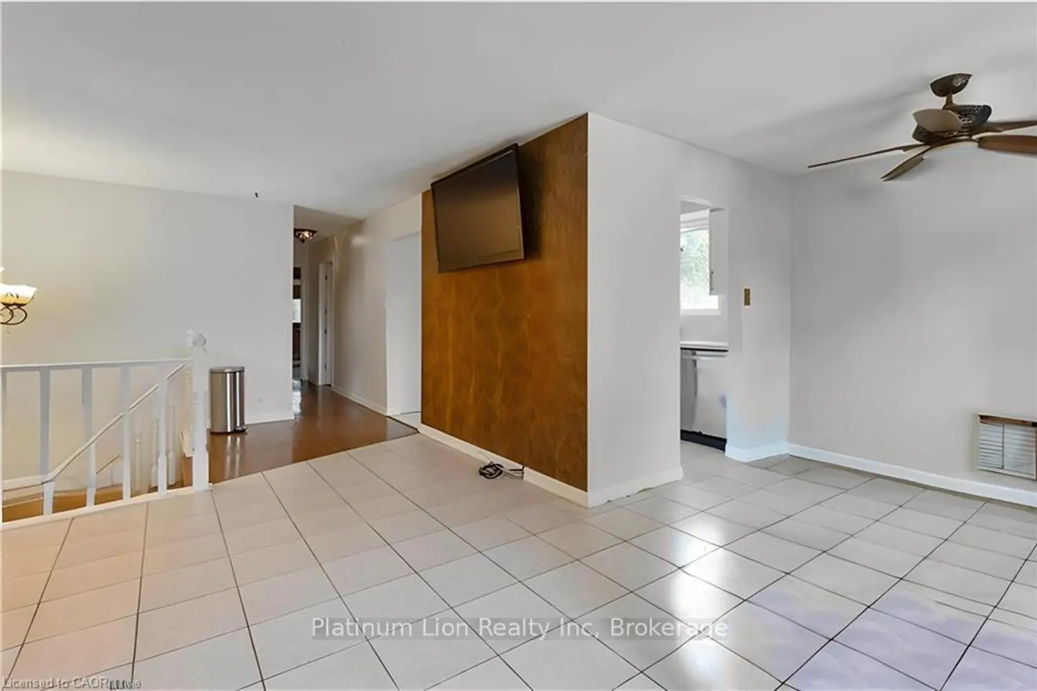 Additional image 4 of 6 Equestrian Court