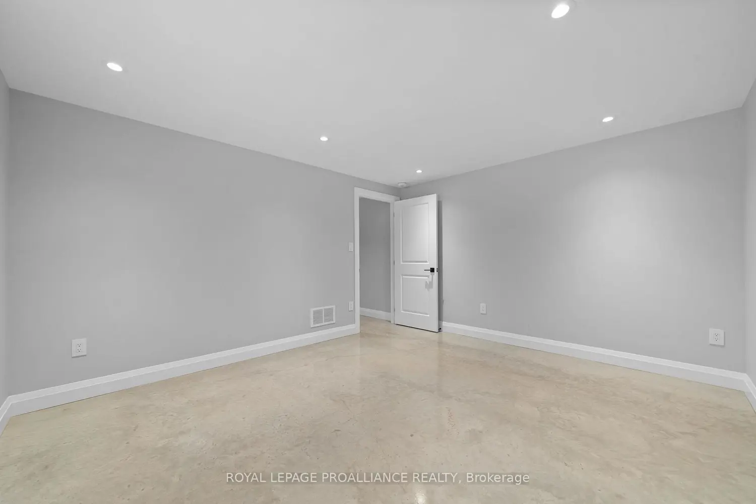 Additional image 7 of 37 Rapids Road