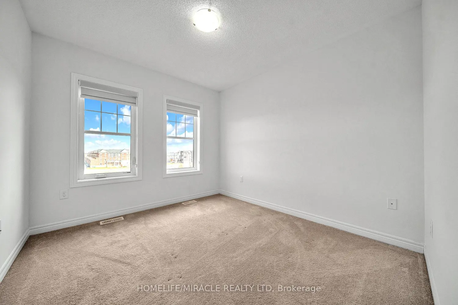 Additional image 11 of 15 Finegan Circle